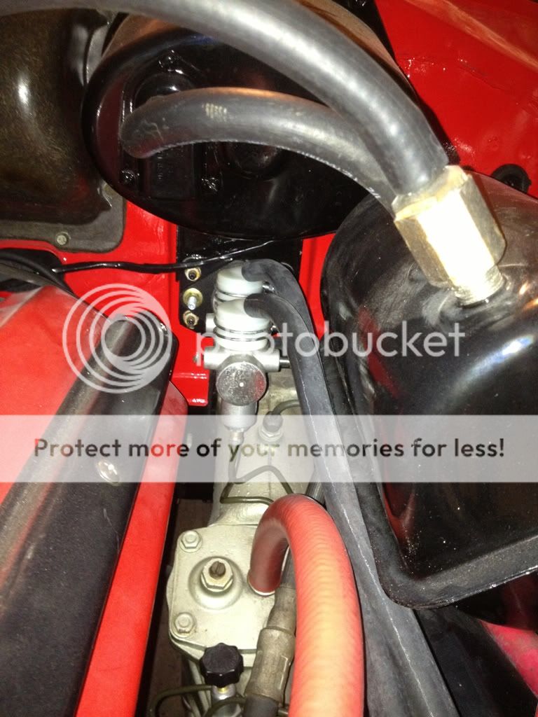 Viewing a thread Remote reservoir master cylinder